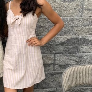 hollister beige sleeveless tie front mini dress